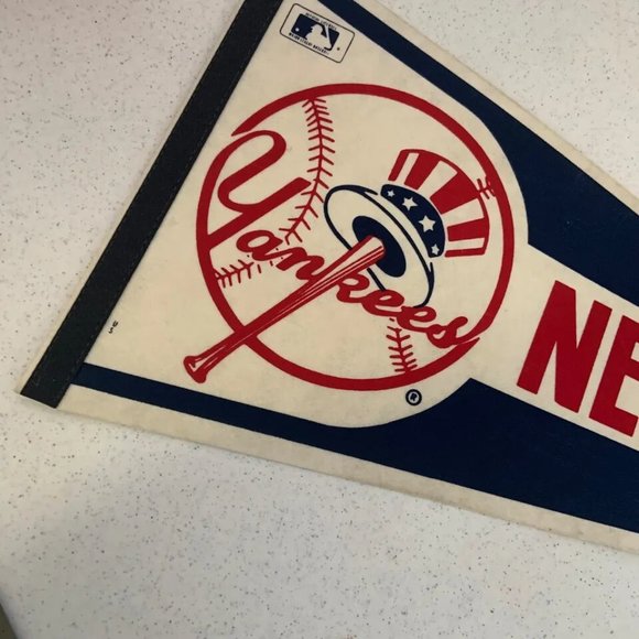 Set of 2 Vintage New York Yankees Collectible Wall Hanging Pennant Flags - Picture 15 of 16